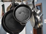 На магазинному начинні є технічне мастило