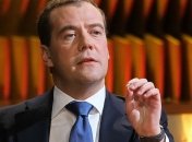 Медведев перечислил месячную зарплату пострадавшим от наводнения