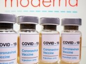 Эффективна при тяжелых случаях: создатели вакцины Moderna заявили о неожиданном "прорыве"