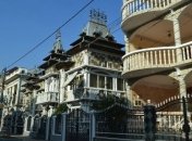 Роскошь и богатство: как выглядит поселок неприлично богатых цыган (Фото)