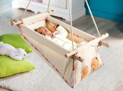 Почему подвесная люлька лучше кроватки