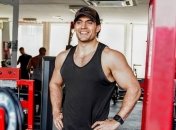 Генри Кавилл о сьемках в "Ведьмаке" и "боевых" шрамах