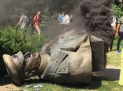 В РФ обратились к Зеленскому из-за сноса бюста Жукова в Харькове