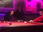 Телеграм-канал "Темный рыцарь" попал в скандал из-за фотографии "Бигуса в гей-баре" 