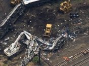 Из-под обломков поезда в Филадельфии продолжают доставать погибших