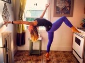 Худеем дома: 6 упражнений, которые можно делать на кухне