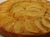 Рецепт дня: классическая шарлотка со сметаной