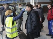 Украина вводит карантин: закроют школы, ограничат авиарейсы