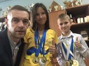 Нужна помощь нашим маленьким волонтерам и чемпионам. Дети заслуживают этого