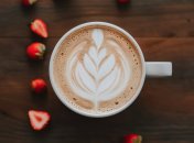 Этот кофе прекрасно освежает в жару (изображение создано с помощью ИИ)