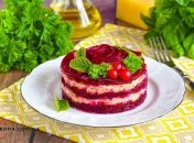 Салат получается очень вкусным и пикантным