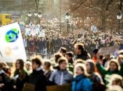 Тысячи школьников в Нидерландах протестовали вместо уроков