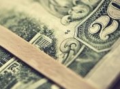 Доллар в Украине дешевеет