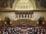 Сенат Франции принял закон об однополых браках