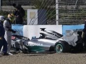 Презентация нового болида Mercedes закончилась аварией