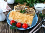 Лаваш з фаршем та сиром