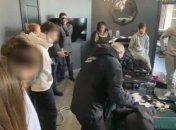 Провокаторши или жертвы: что украинцы думают о секс-вечеринках (опрос)