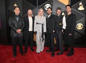 Джозер Ган, Дэйв Фаррел, Эмили Армстронг, Майк Шинода, Брэд Делсон, Колин Бриттен