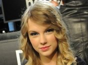 Тэйлор Свифт и Эд Ширан написали песню на батуте