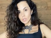 Настя Каменських позувала в неоновому топі: яскраві фото