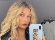 Black look: Хейли Бибер выбрала стильный наряд для прогулки (Фото)