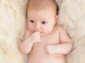 Четырехмесячный младенец читает по лицу