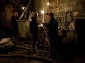 Спасатели подняли на поверхность горняков из уничтоженной шахты