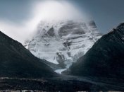 Сердце мира и центр Вселенной: гора Кайлас (Фото)