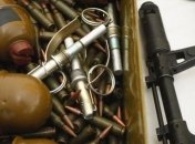 Правоохранители изъяли оружейный тайник боевиков 