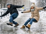 Упасть на льду может быть очень травматично