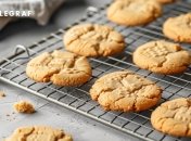 Песочное печенье легко готовится и очень вкусно (изображение создано с помощью ИИ)