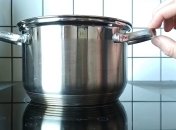 Вернуть кастрюле чистый вид очень просто