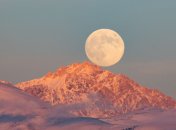 Сніжний місяць