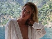 Рози Хантингтон-Уайтли продемонстрировала идеальный образ для дневного выхода в свет