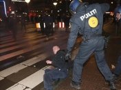 В Дании устроили протесты и столкновения с копами из-за локдауна (видео)