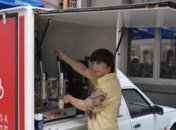 В Киеве могут запретить продажу кофе из автомобилей