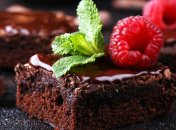 Десерт получается нежным и очень влажным