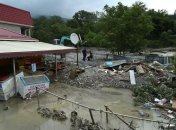 Реки вышли из берегов, людей эвакуируют: Крым опять тонет из-за дождей (видео)