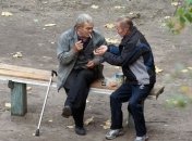 Снимки о том, что происходило на украинской лавочке в течении 4 лет (Фото)