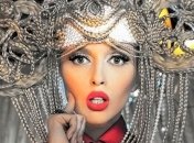 Оля Полякова приучает детей к "прекрасному"