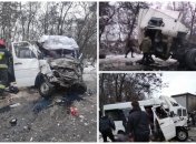 Маршрутку искорежило в ДТП