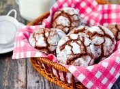 Шоколадне печиво з тріщинками не залишиться непоміченим