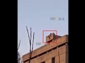 Мужчина сорвался с крыши в Днепре