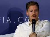 Феттель: Cледим за обновлениями Мерседеса