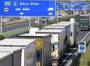 На границе Венгрии и Австрии образовалась 25-километровая пробка