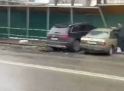 В этот раз гололед не при чем: масштабная авария полностью перекрыла улицу в Киеве (фото и видео)