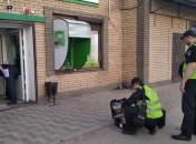 Мужчина подорвал гранату в банке Луганской области