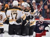 Лучший российский вратарь пропустил с центра поля (Видео)