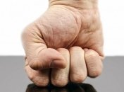 Мужчина на глазах ребенка забил жену до смерти и ушел из дома