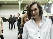 Милла Йовович собирает деньги для пострадавших на Майдане